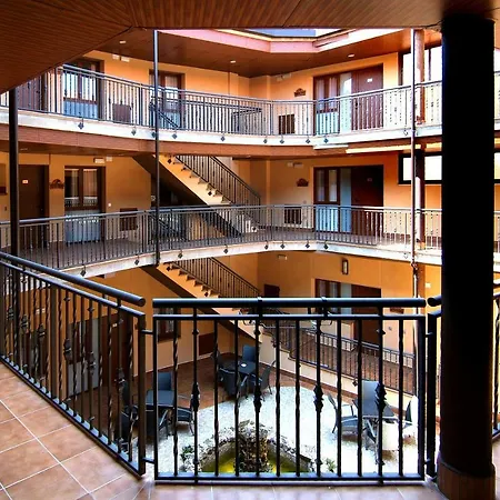 Apartahotel La Corrala 3*